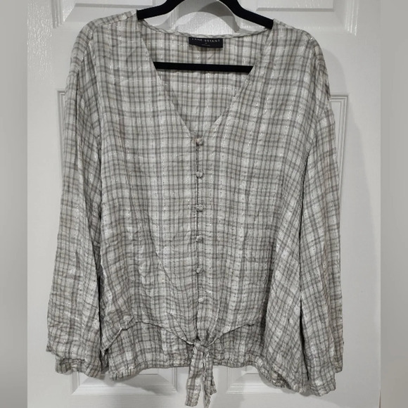 Lane Bryant White, Gray & Silver Classic Button-Down Tie-Hem Top in Size 18 - Picture 2 of 13